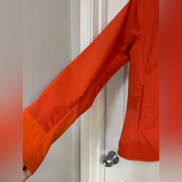 Patagonia Orange Women's Jacket - Picture 8 of 16
